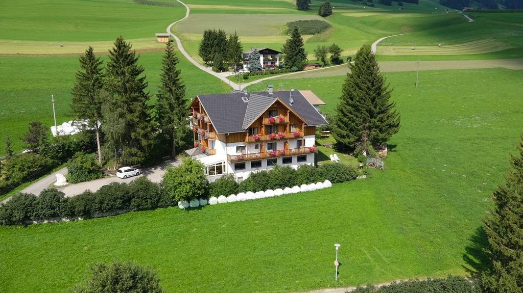 Appartments Helvetia Villabassa Exterior foto